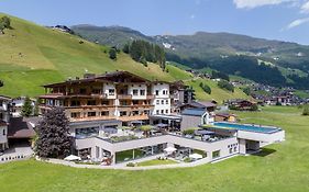 Natur-&Wanderhotel Tuxertal
